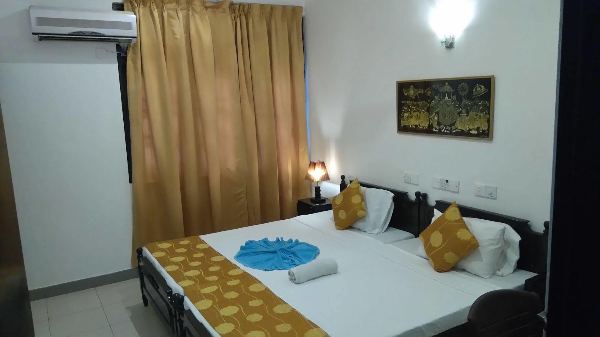 Beverly Hills Hotel Dehiwala-Mount Lavinia Esterno foto